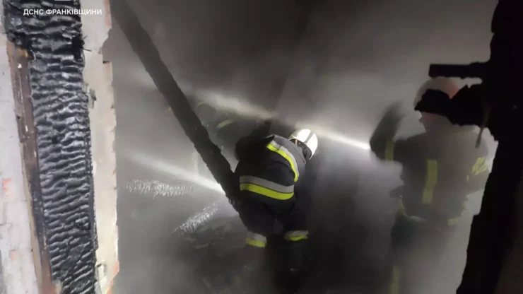 У Франківську на пожежі знайшли мертвого чоловіка