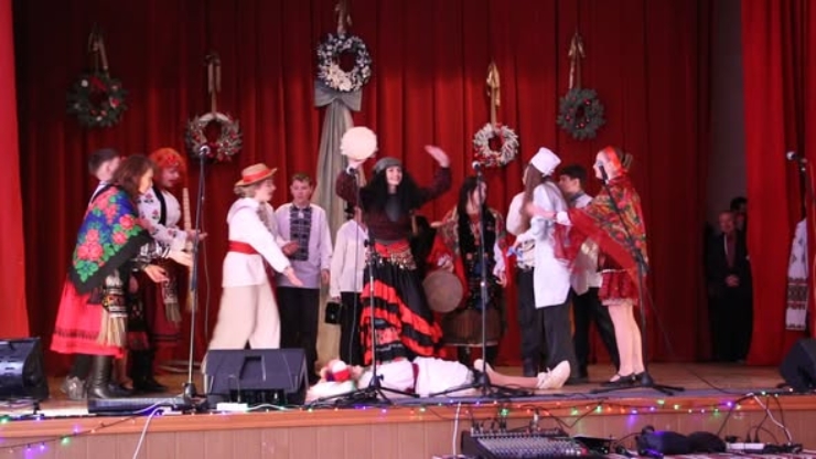 У Рогатині на "Коляді Соборності" зібрали майже 40 тис. грн для війська