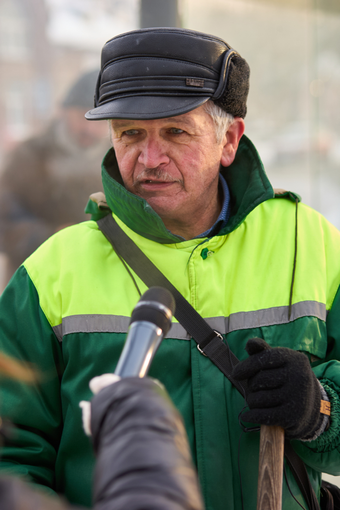 Комунальник, якого побили битою у Микитинцях, розповів деталі інциденту