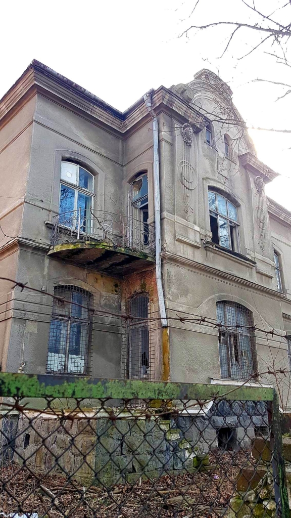 Церква за 16,8 млн грн приватизує франківську пам'ятку під реабілітаційний центр 2