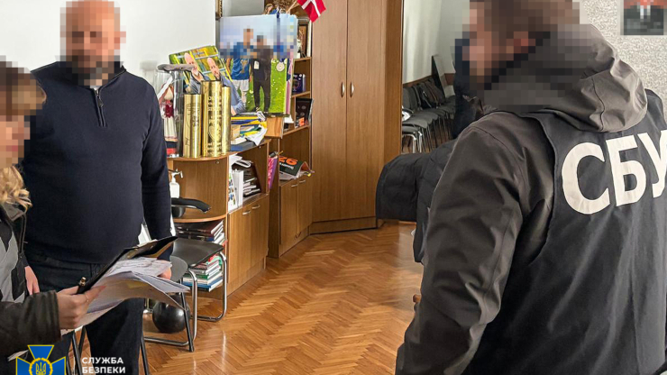 На Прикарпатті одного з міських голів затримали на хабарях за передачу в оренду комунальних земель