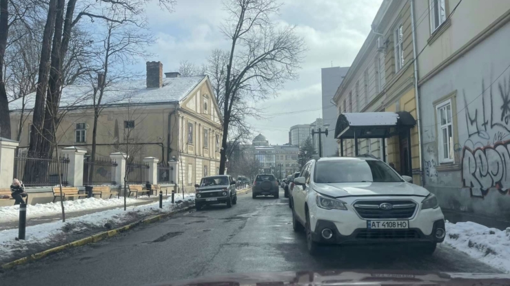 У Франківську впорядкують паркування на Шпитальній та Базарній