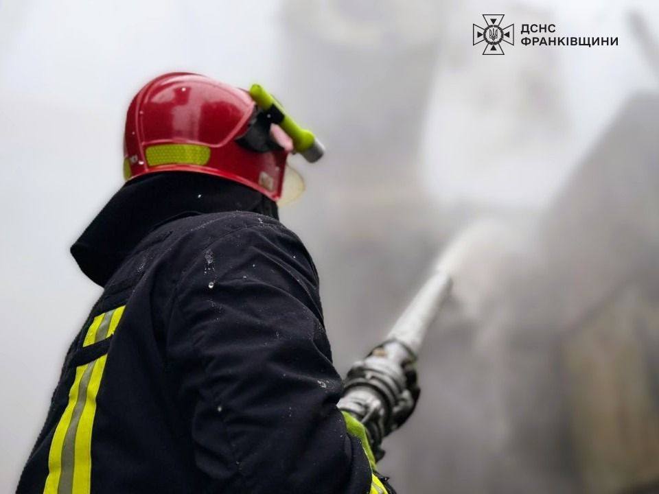 Понад 50 рятувальників гасили пожежу на Бурштинській ТЕС. ФОТО 2