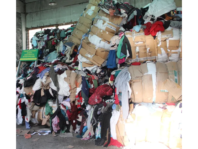 Франківська митниця виставила на аукціон майже 40 тис. кг гуманітарки