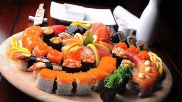 Чому ми так любимо доставку їжі: психологія вечірніх замовлень