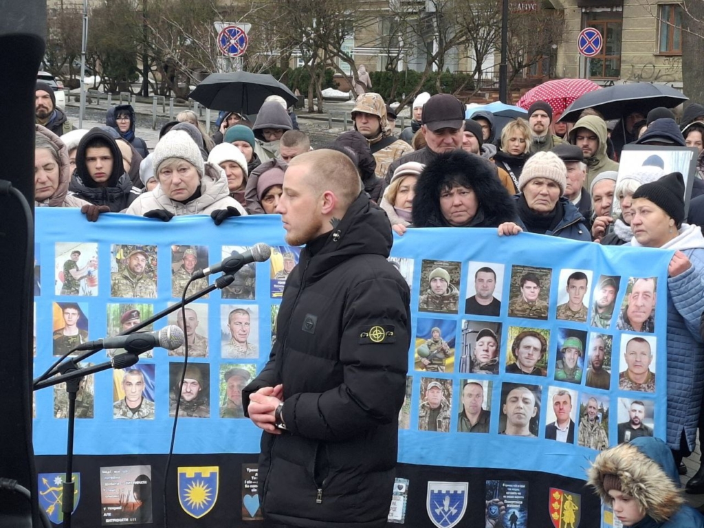 Понад 400 зниклих безвісти: у Франківську відкрили Алею віри та надії 2