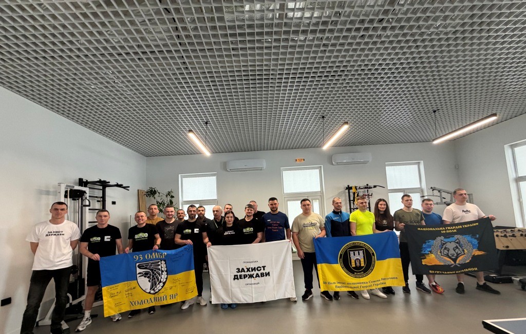 У Калуші ветерани та військові змагалися у грі з настільного тенісу 1