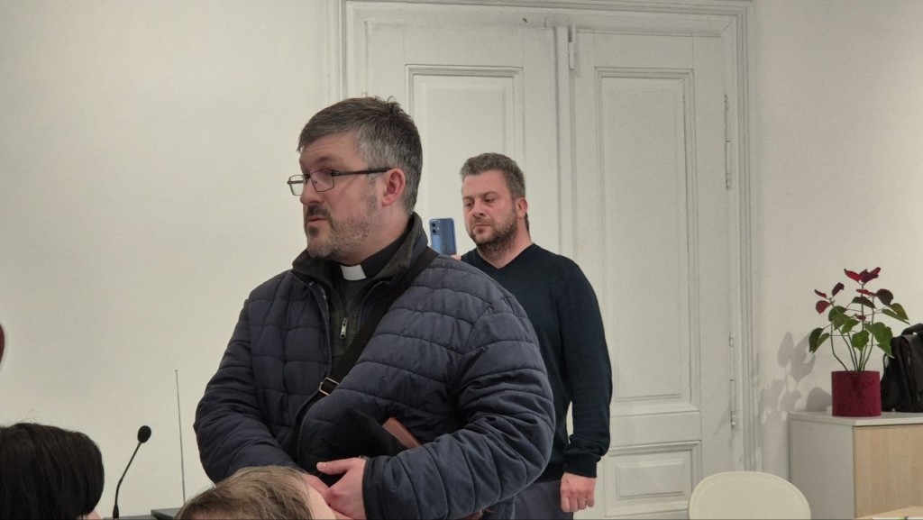 Франківці виступили проти будівництва церкви, школи та садка вздовж Бистриці: що вирішили на слуханнях 3