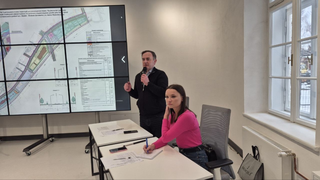 Франківці виступили проти будівництва церкви, школи та садка вздовж Бистриці: що вирішили на слуханнях 1