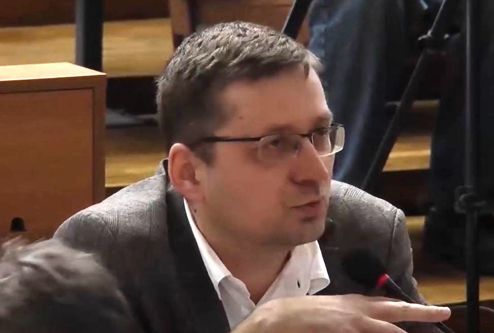 "За скільки?" – у Франківську депутати плюнули на думку громади і пакетом протягнули шість ДПТ 4