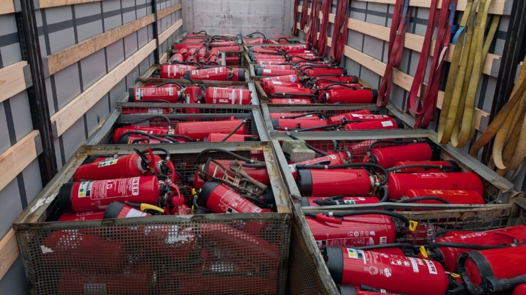 Франківські мальтійці отримали 500 вогнегасників і солодощі з Німеччини — все піде у гарячі точки