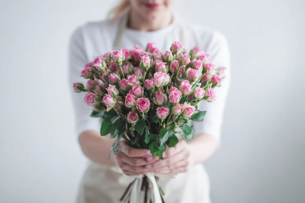 Як вибрати букет кущових троянд: поради та нюанси