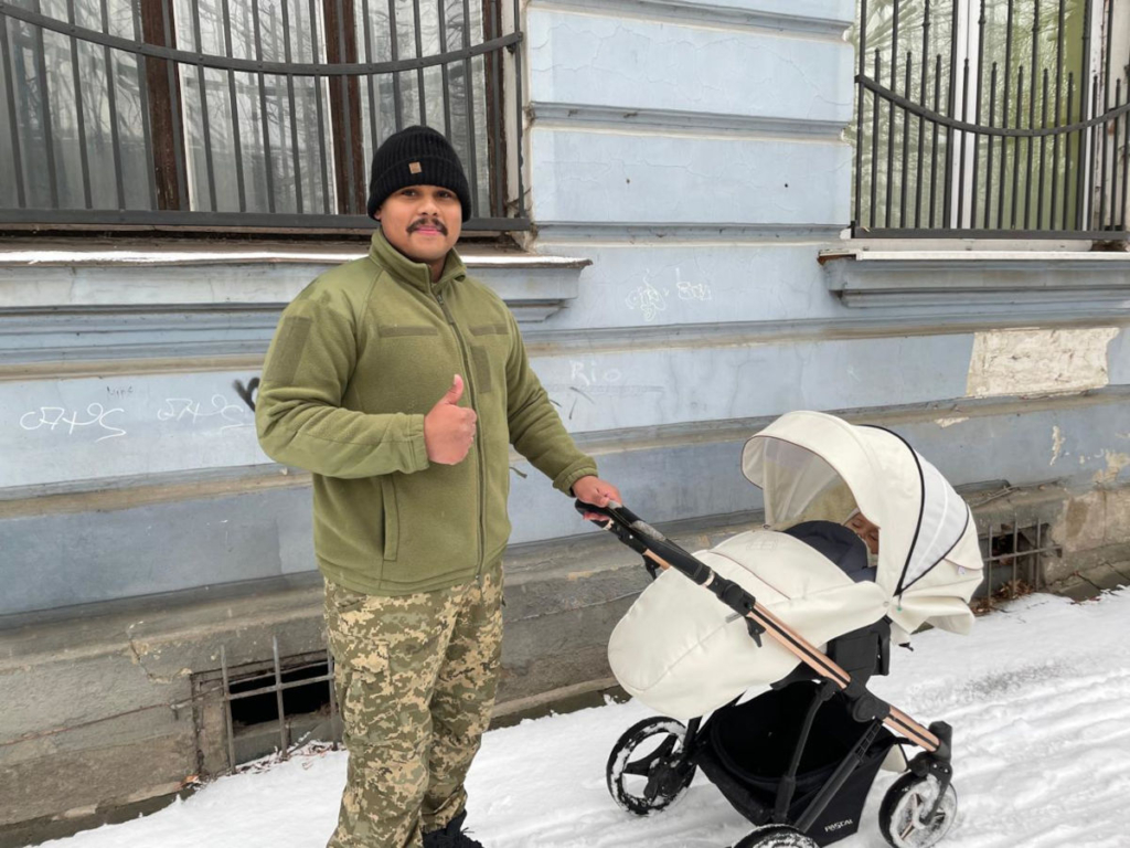 Бразилець, який воював за Україну, одружився з франківкою і виховує доньку 1