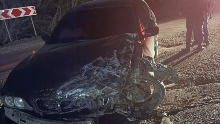 Троє підлітків у лікарні: в Драгомирчанах зіткнулися BMW та Renault Trafic