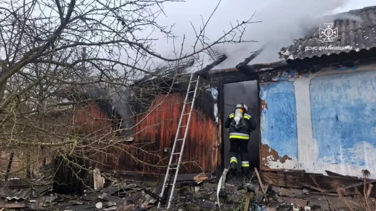 На Прикарпатті у пожежі загинула пенсіонерка