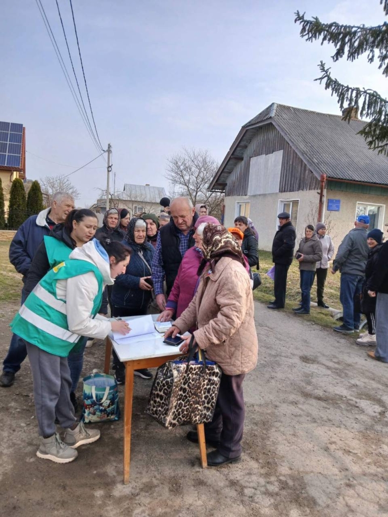 Акріс Агро привітала своїх пайовиків на Івано-Франківщині з Великоднем 3