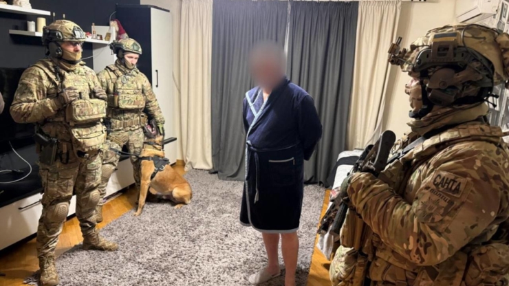 У Франківську затримали шахраїв, які незаконно переоформили квартиру померлої жінки