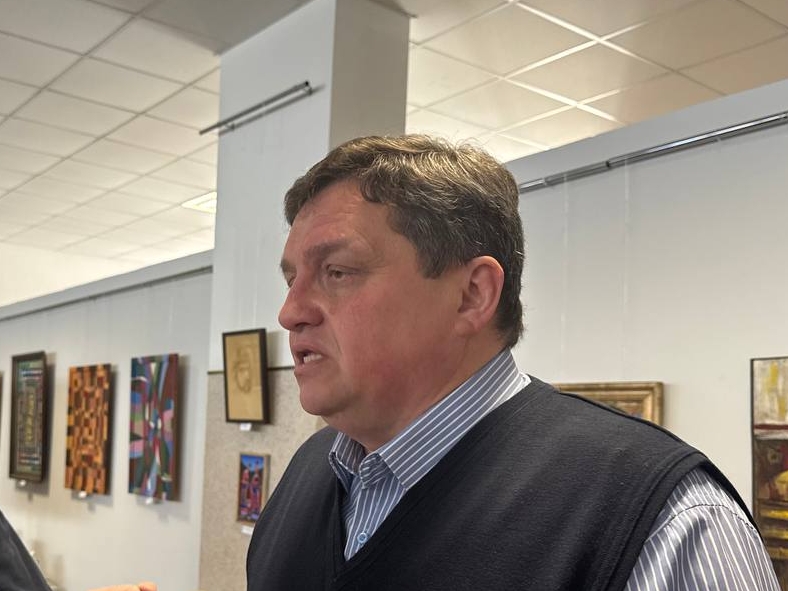 У Франківську презентували книжку про місцеве самоврядування Прикарпаття 2