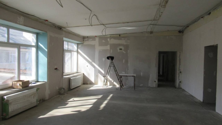 У Надвірнянській лікарні за 14,7 млн грн реконструюють реабілітаційне відділення