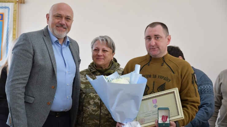 В Рогатині захиснику Юрію Цуканову вручили відзнаку Міноборони