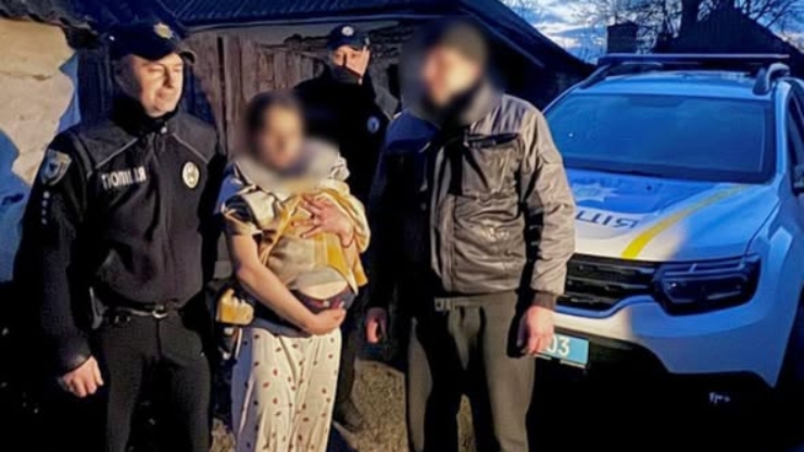 Прикарпатські поліцейські розшукали 4-річного хлопчика біля лісу