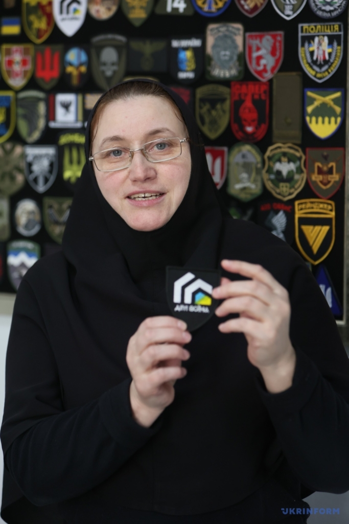 Сестра Симеона з Прикарпаття стала духовною опорою для військових