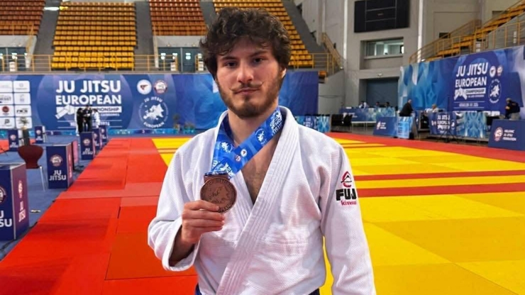 Студент ІФНТУНГ Станіслав Середюк здобув бронзу чемпіонату Європи з джиу-джитсу