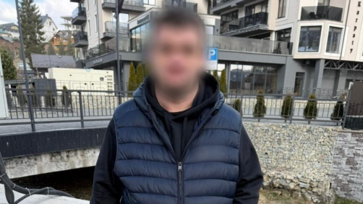 Прикарпатські поліцейські затримали торговця амфетаміном у Поляниці