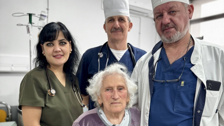 У Франківській ЦМКЛ врятували 95-річну пацієнтку з гострим холециститом і перитонітом