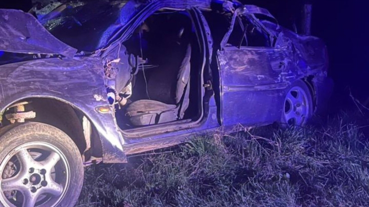 На Коломийщині п'яний водій без прав врізався в дерево — постраждала пасажирка