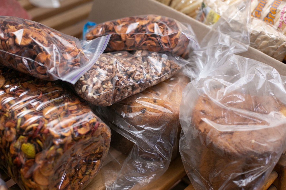 Прикарпатські волонтери відправили великодні смаколики для захисників на передову 3