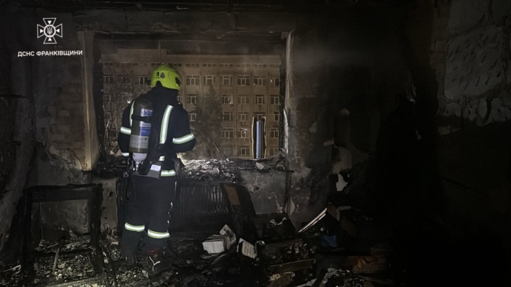 У Франківську з пожежі у багатоповерхівці евакуювали 14 людей