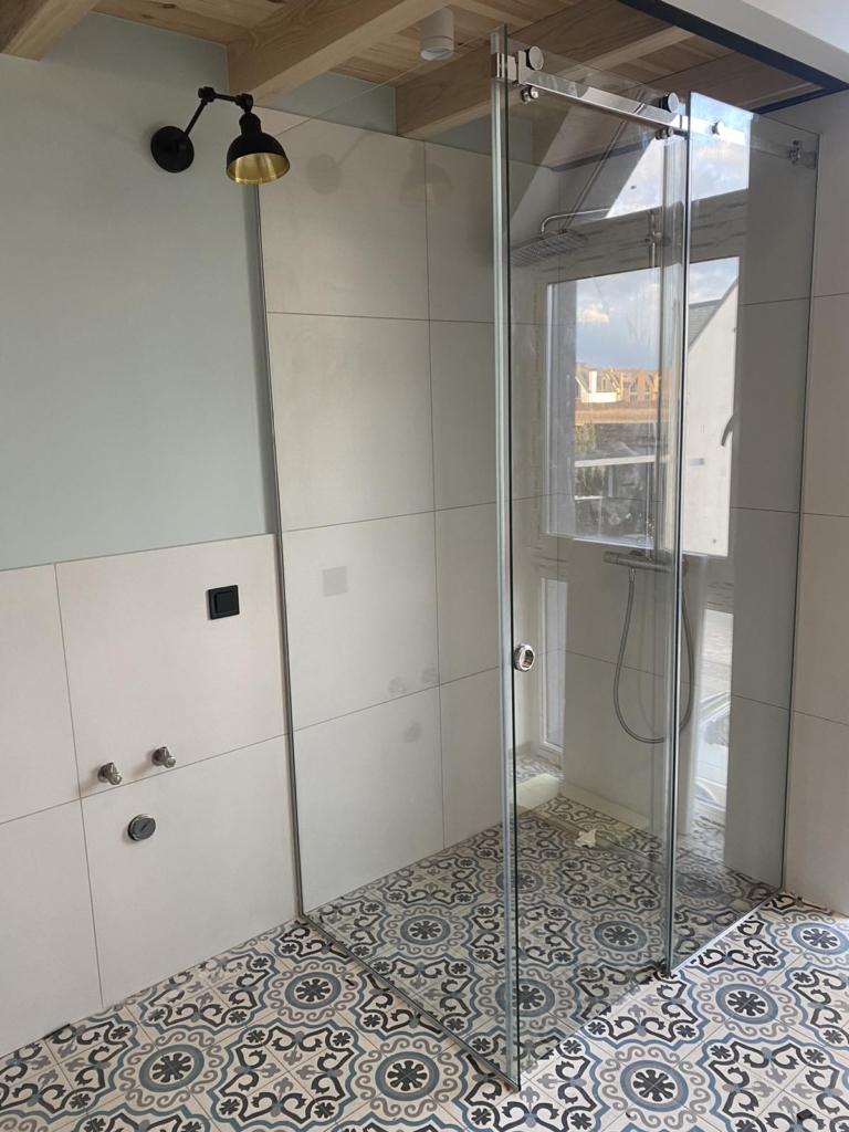 Душова зона «під ключ»: як уникнути помилок при виборі скляних конструкцій за індивідуальними розмірами 2