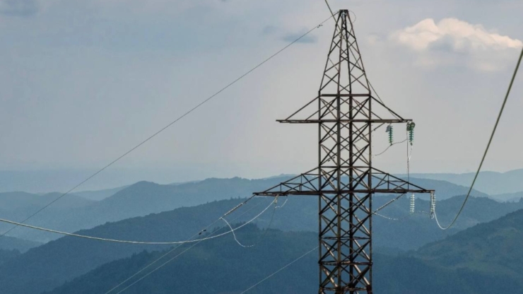 На Прикарпатті реконструюють 21 км повітряної лінії електропередачі