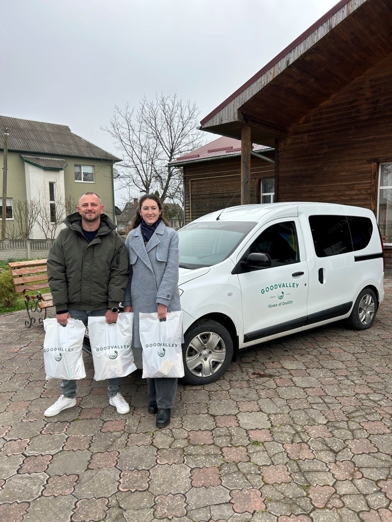 «Ґудвеллі Україна» передала понад 1300 великодніх пакунків мешканцям громад у рамках благодійного соціального проєкту «Великодні крила опіки» 2