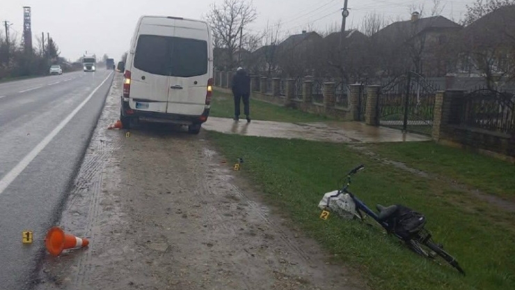 На Калущині 21-річний водій буса наїхав на велосипедиста