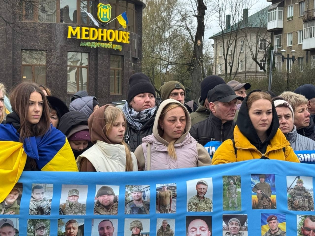 У Франківську відкрили другу чергу Алеї віри та надії. ФОТО 1