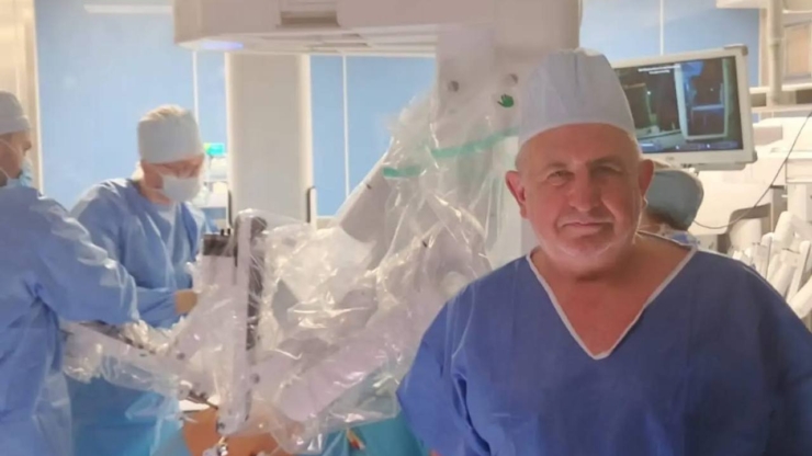 Лікарі ЦМКЛ пройшли стажування з роботизованої хірургії у Польщі