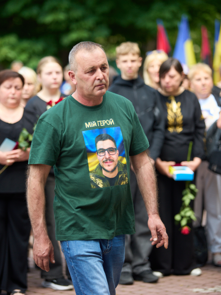 У Франківську вручили відзнаки "За честь і звитягу" родичам полеглих героїв 2