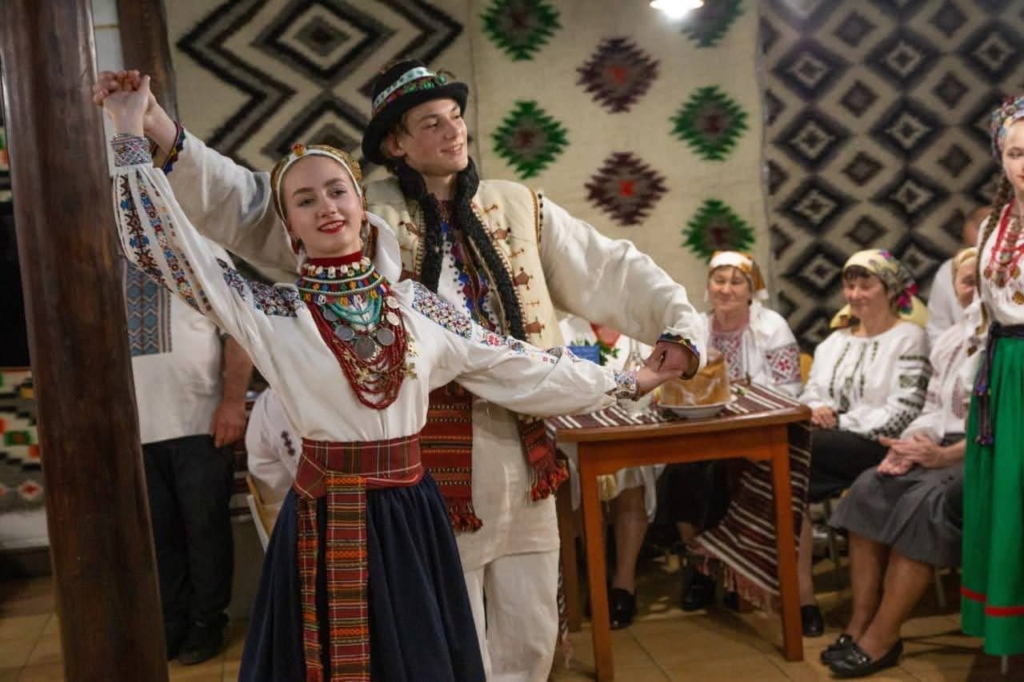 У коломийському музеї відтворили автентичне весілля. ФОТО 1