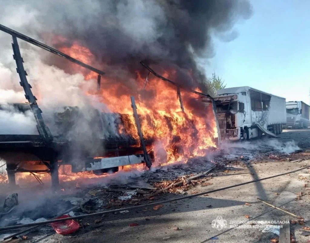 У Дніпропетровській області рф атакувала автобус, який віз дітей відпочивати на Франківщину