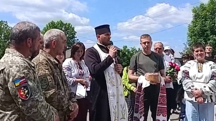 У Городенківській громаді зустріли звільненого з полону захисника Юрія Микитчука