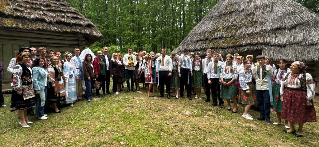 "Латканка", "саламон" і "доля": у "Давньому Галичі" показали справжнє опільське весілля 1