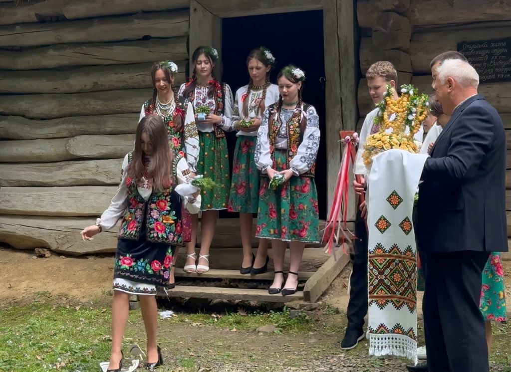 "Латканка", "саламон" і "доля": у "Давньому Галичі" показали справжнє опільське весілля 5