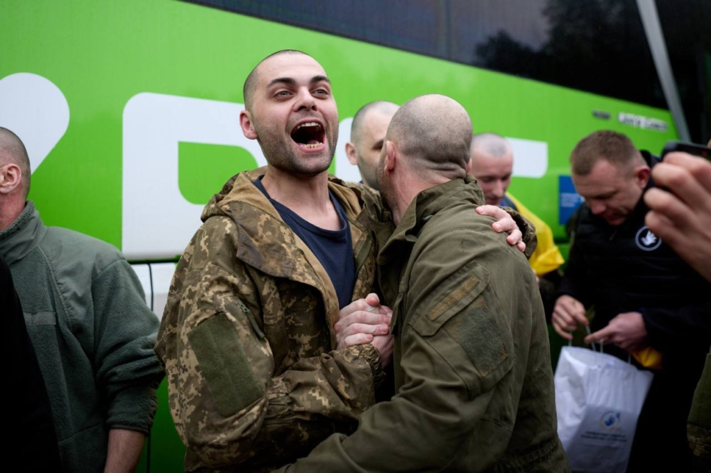 З полону звільнили 205 українців в рамках обміну 1000 на 1000, серед них — прикарпатець. ОНОВЛЕНО 3