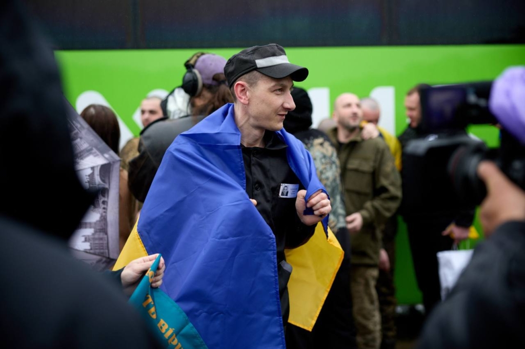 З полону звільнили 205 українців в рамках обміну 1000 на 1000, серед них — прикарпатець. ОНОВЛЕНО 2