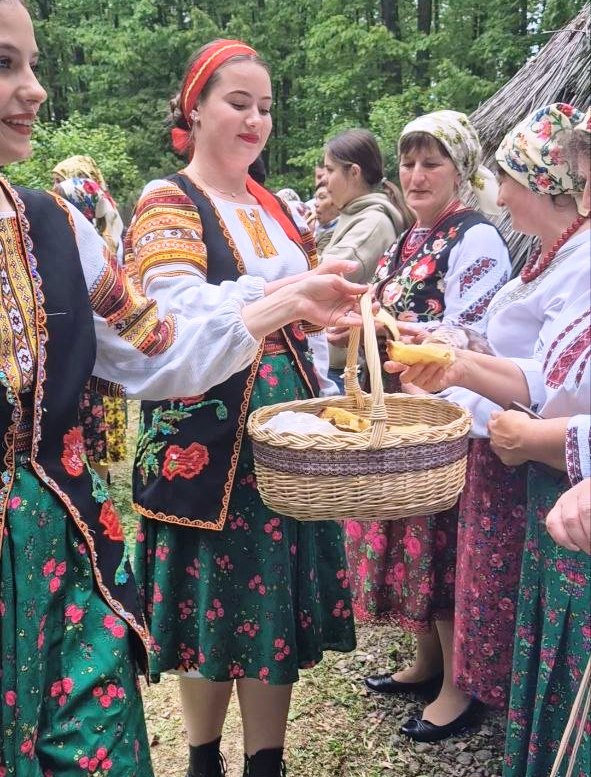 "Латканка", "саламон" і "доля": у "Давньому Галичі" показали справжнє опільське весілля 13