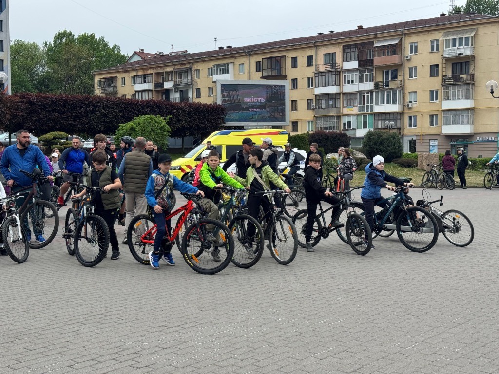 Кілька десятків франківців долучилися до велопробігу до Дня міста. ФОТО 4