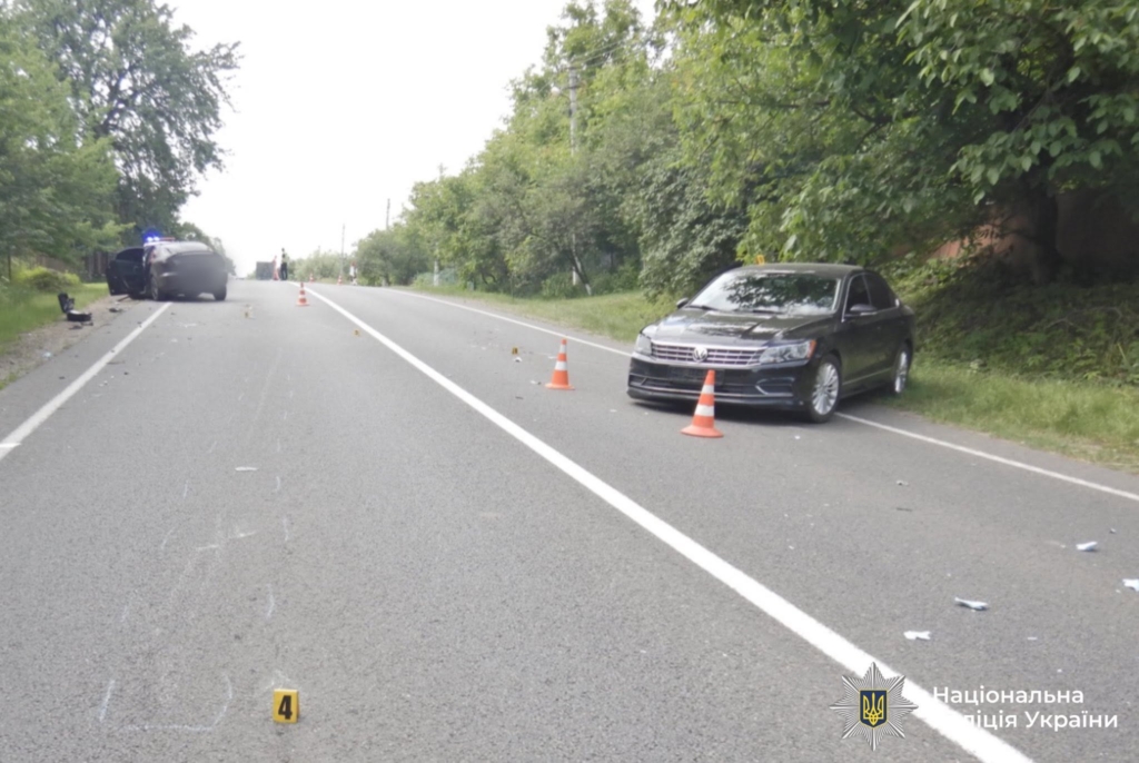 У Отинії водій Mazda спричинив ДТП за участю трьох автомобілів, його госпіталізували 1