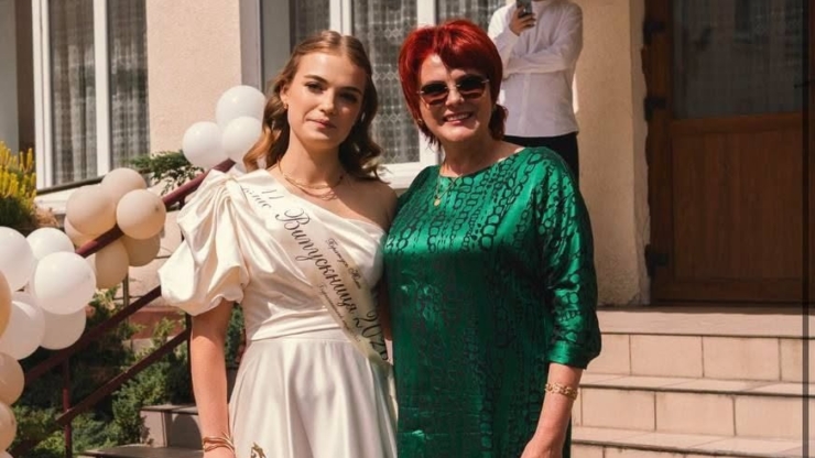 Випускниця Бурштинського ліцею №3 склала українську та англійську на 200 балів